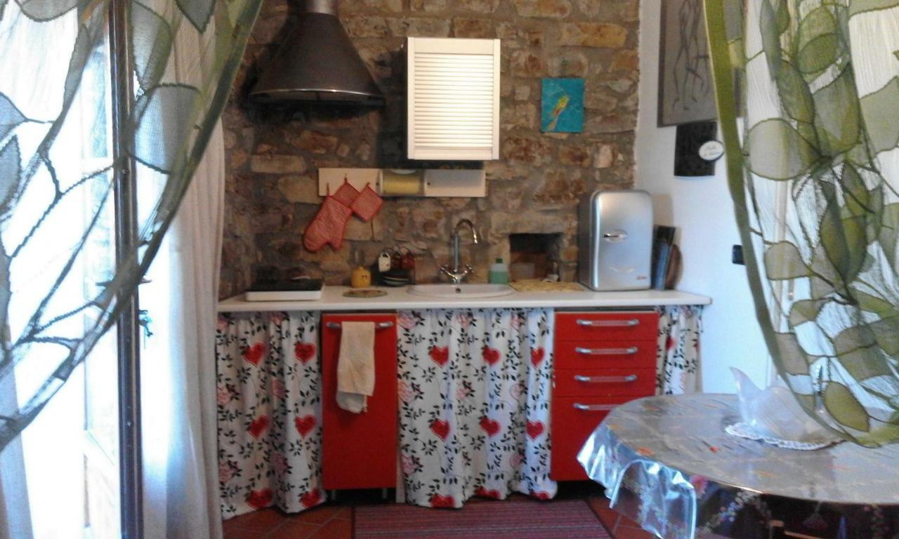 Poggio Delle Rondini Bed & Breakfast Bagnone Dış mekan fotoğraf